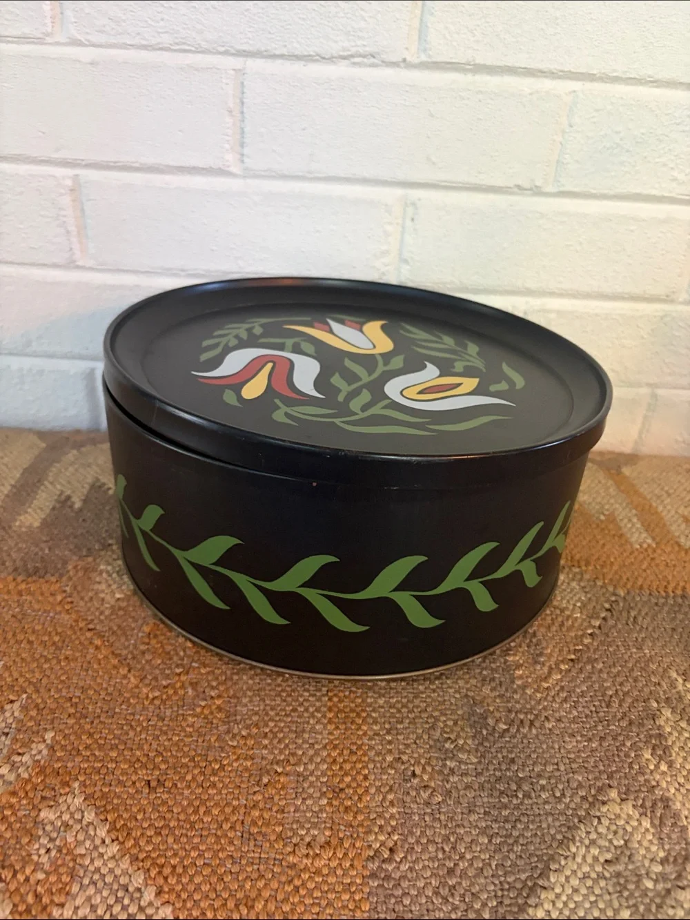 Toleware metal canister